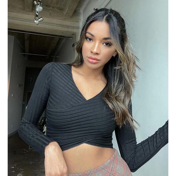 Princess‎ Polly Abigal Top in Black Ribbed Long Sleeve Cross Over Top Size US 4 - Picture 1 of 10